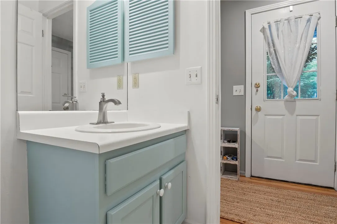 718 Audley End, Webster, New York 14580, Webster, New York 14580, 4 Bedrooms Bedrooms, 8 Rooms Rooms,2 BathroomsBathrooms,Residential,For Sale,718 Audley End, Webster, New York 14580,R1623805