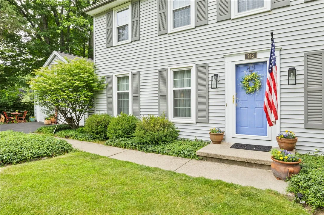 718 Audley End, Webster, New York 14580, Webster, New York 14580, 4 Bedrooms Bedrooms, 8 Rooms Rooms,2 BathroomsBathrooms,Residential,For Sale,718 Audley End, Webster, New York 14580,R1623805