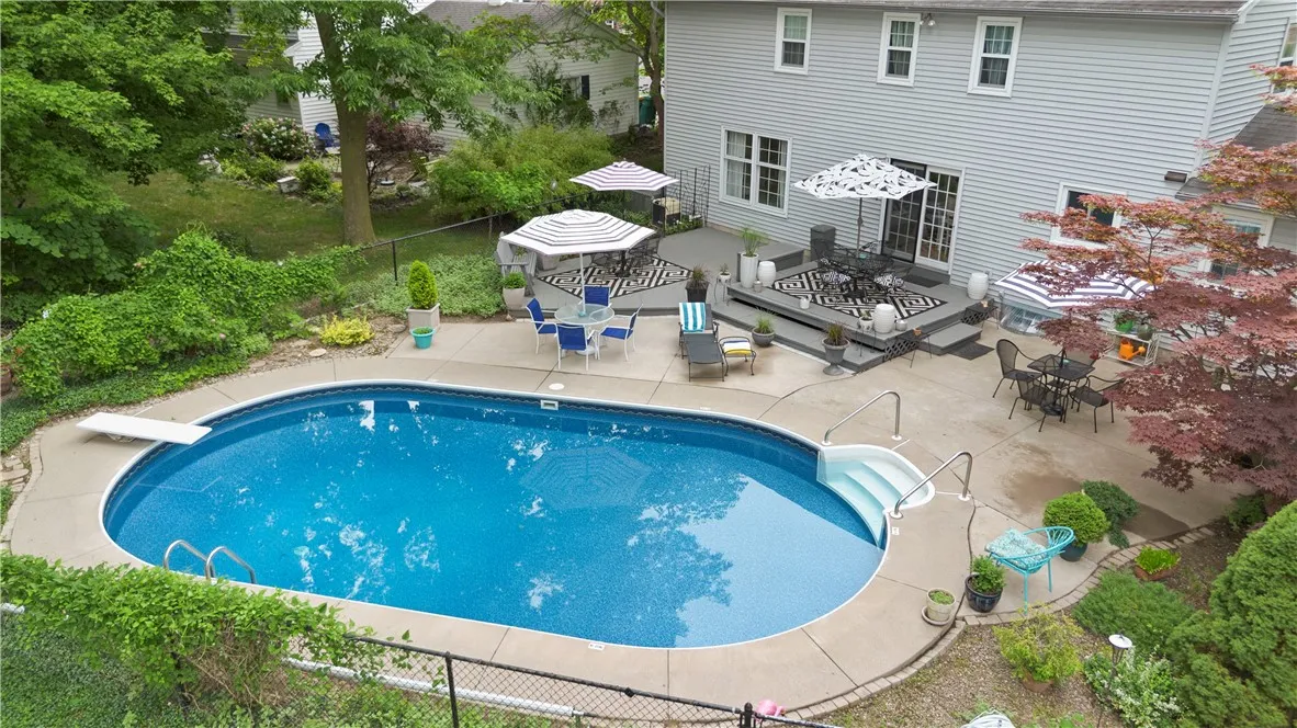 718 Audley End, Webster, New York 14580, Webster, New York 14580, 4 Bedrooms Bedrooms, 8 Rooms Rooms,2 BathroomsBathrooms,Residential,For Sale,718 Audley End, Webster, New York 14580,R1623805
