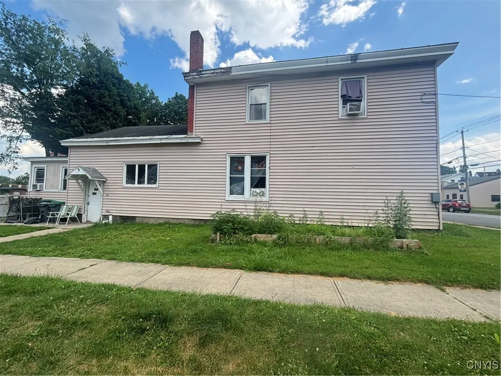 810 Utica Street, Whitestown, New York 13424, Whitestown, New York 13424, 3 Bedrooms Bedrooms, ,3 BathroomsBathrooms,Residential,For Sale,810 Utica Street, Whitestown, New York 13424,S1623845