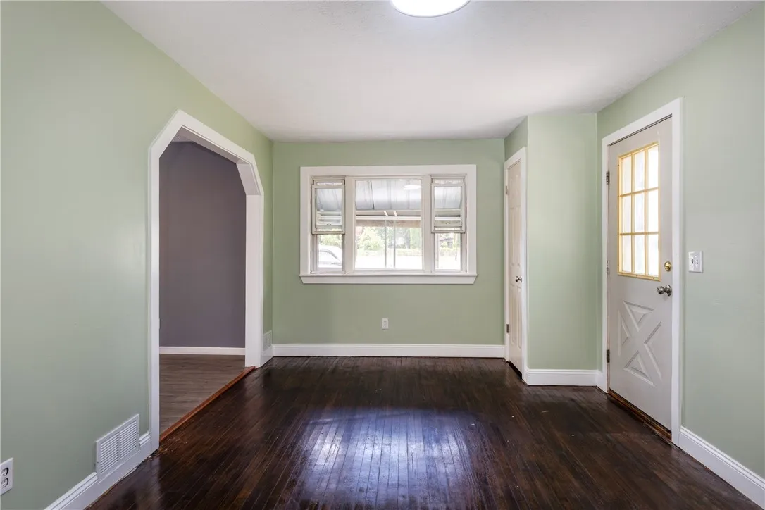 160 Lenox Avenue, Horseheads, New York 14845, Horseheads, New York 14845, 3 Bedrooms Bedrooms, 5 Rooms Rooms,1 BathroomBathrooms,Residential,For Sale,160 Lenox Avenue, Horseheads, New York 14845,R1623685