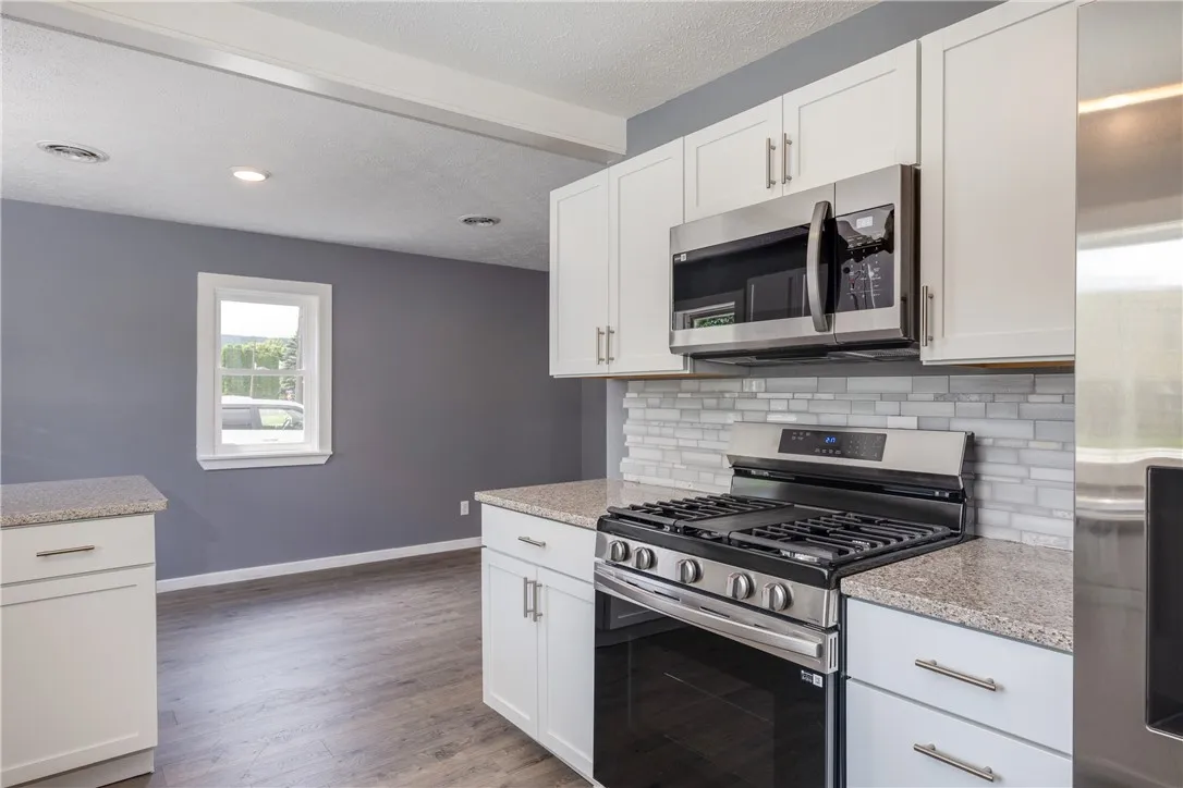 160 Lenox Avenue, Horseheads, New York 14845, Horseheads, New York 14845, 3 Bedrooms Bedrooms, 5 Rooms Rooms,1 BathroomBathrooms,Residential,For Sale,160 Lenox Avenue, Horseheads, New York 14845,R1623685
