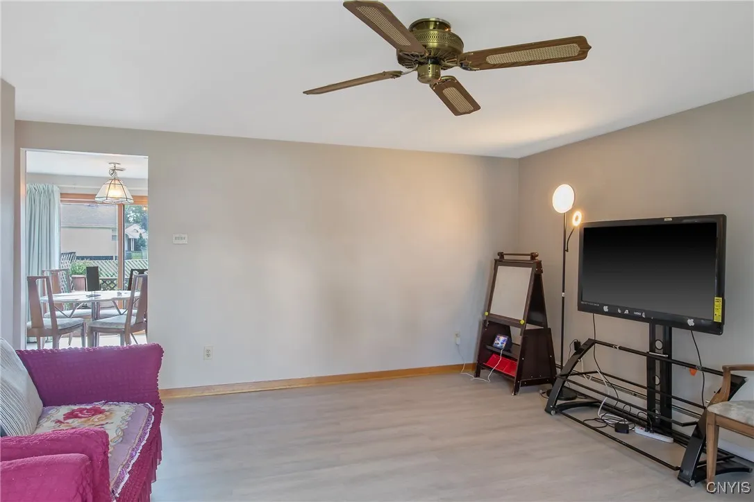 113 Bellshire Lane, Syracuse, New York 13208, Syracuse, New York 13208, 3 Bedrooms Bedrooms, 6 Rooms Rooms,2 BathroomsBathrooms,Residential,For Sale,113 Bellshire Lane, Syracuse, New York 13208,S1623618