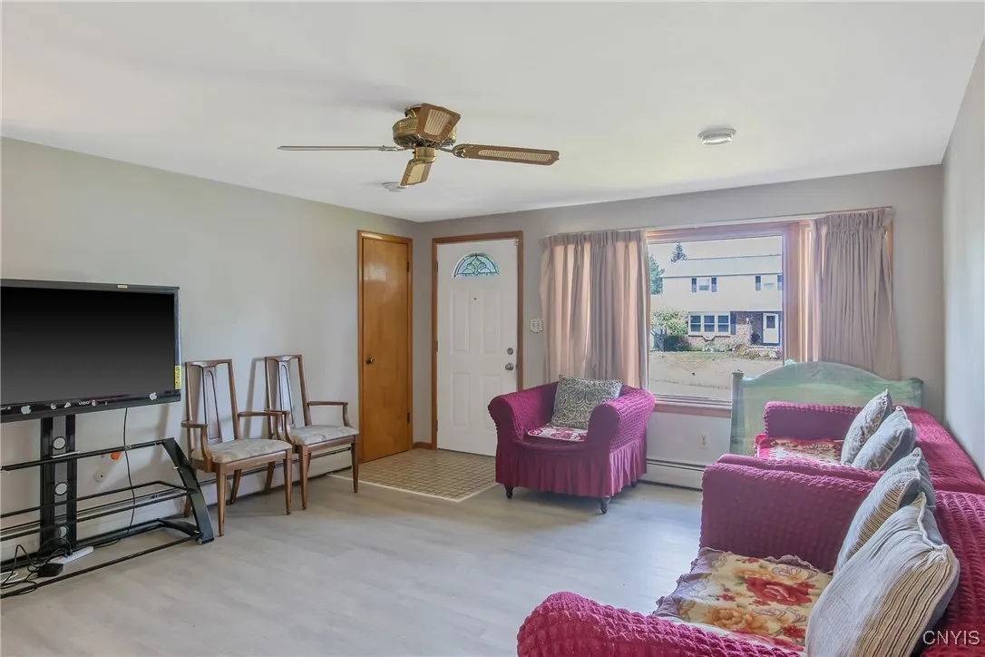 113 Bellshire Lane, Syracuse, New York 13208, Syracuse, New York 13208, 3 Bedrooms Bedrooms, 6 Rooms Rooms,2 BathroomsBathrooms,Residential,For Sale,113 Bellshire Lane, Syracuse, New York 13208,S1623618
