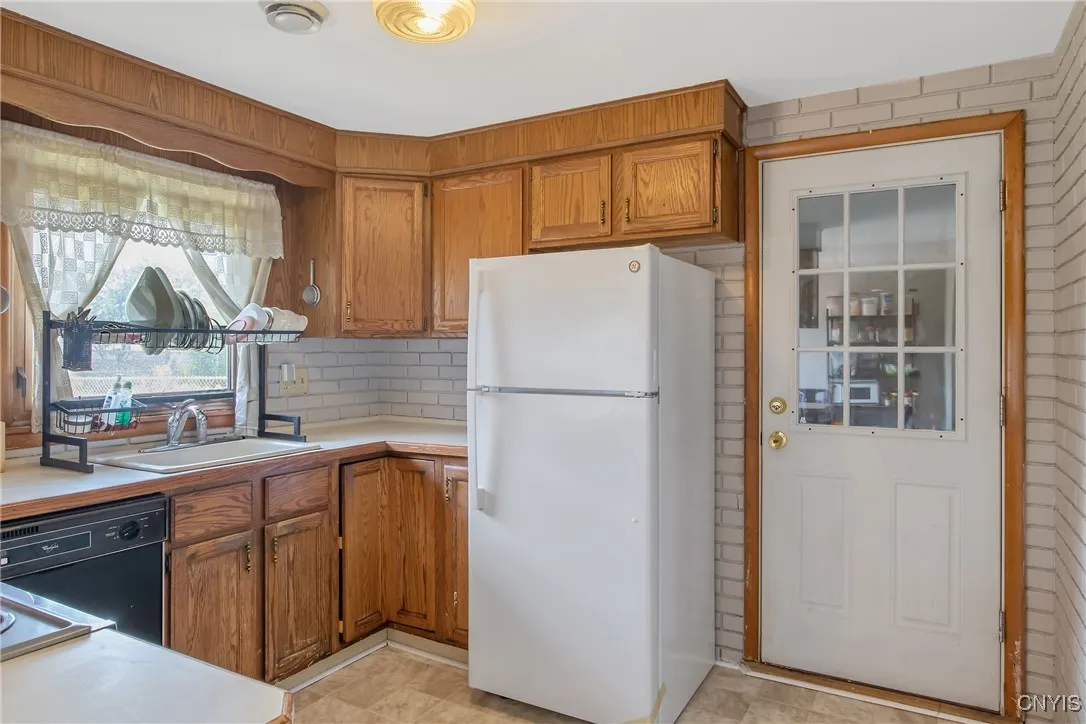 113 Bellshire Lane, Syracuse, New York 13208, Syracuse, New York 13208, 3 Bedrooms Bedrooms, 6 Rooms Rooms,2 BathroomsBathrooms,Residential,For Sale,113 Bellshire Lane, Syracuse, New York 13208,S1623618