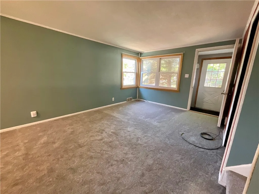 267 Midland Avenue, Tonawanda, New York 14223, Tonawanda, New York 14223, 3 Bedrooms Bedrooms, 7 Rooms Rooms,1 BathroomBathrooms,Residential,For Sale,267 Midland Avenue, Tonawanda, New York 14223,R1623273
