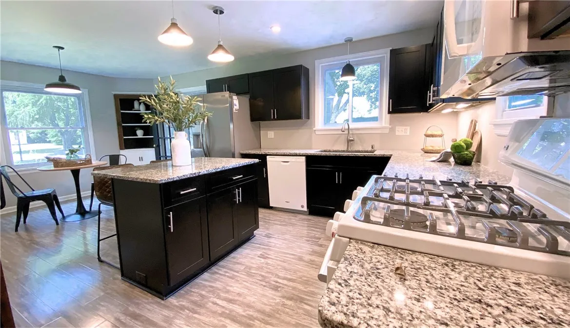 122 Mayfair Drive, Irondequoit, New York 14617, Irondequoit, New York 14617, 3 Bedrooms Bedrooms, 7 Rooms Rooms,2 BathroomsBathrooms,Residential,For Sale,122 Mayfair Drive, Irondequoit, New York 14617,R1623630
