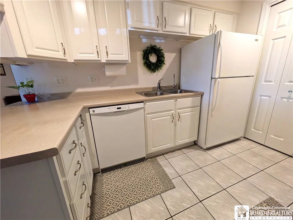 400 West Avenue J1, West Seneca, New York 14224, West Seneca, New York 14224, 2 Bedrooms Bedrooms, 5 Rooms Rooms,2 BathroomsBathrooms,Residential,For Sale,400 West Avenue J1, West Seneca, New York 14224,R1623653