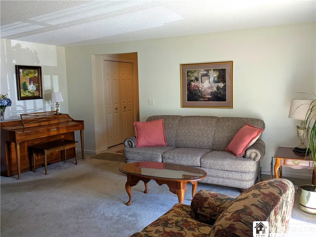 400 West Avenue J1, West Seneca, New York 14224, West Seneca, New York 14224, 2 Bedrooms Bedrooms, 5 Rooms Rooms,2 BathroomsBathrooms,Residential,For Sale,400 West Avenue J1, West Seneca, New York 14224,R1623653