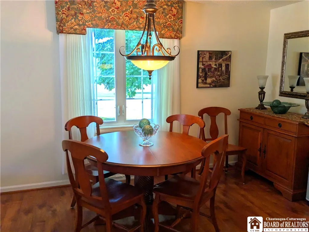 400 West Avenue J1, West Seneca, New York 14224, West Seneca, New York 14224, 2 Bedrooms Bedrooms, 5 Rooms Rooms,2 BathroomsBathrooms,Residential,For Sale,400 West Avenue J1, West Seneca, New York 14224,R1623653