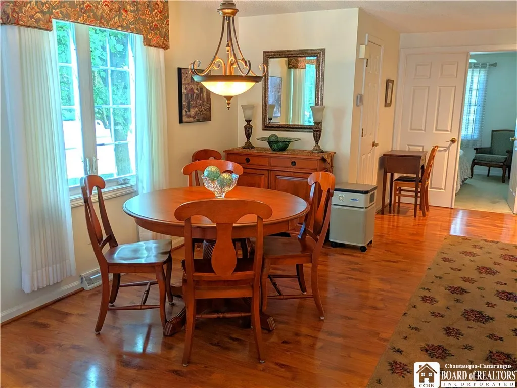 400 West Avenue J1, West Seneca, New York 14224, West Seneca, New York 14224, 2 Bedrooms Bedrooms, 5 Rooms Rooms,2 BathroomsBathrooms,Residential,For Sale,400 West Avenue J1, West Seneca, New York 14224,R1623653