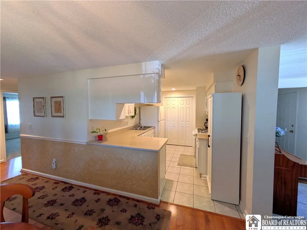 400 West Avenue J1, West Seneca, New York 14224, West Seneca, New York 14224, 2 Bedrooms Bedrooms, 5 Rooms Rooms,2 BathroomsBathrooms,Residential,For Sale,400 West Avenue J1, West Seneca, New York 14224,R1623653