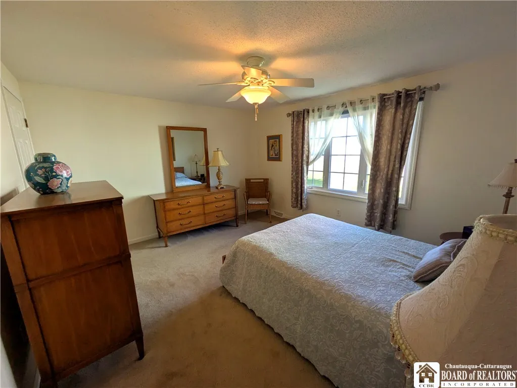 400 West Avenue J1, West Seneca, New York 14224, West Seneca, New York 14224, 2 Bedrooms Bedrooms, 5 Rooms Rooms,2 BathroomsBathrooms,Residential,For Sale,400 West Avenue J1, West Seneca, New York 14224,R1623653
