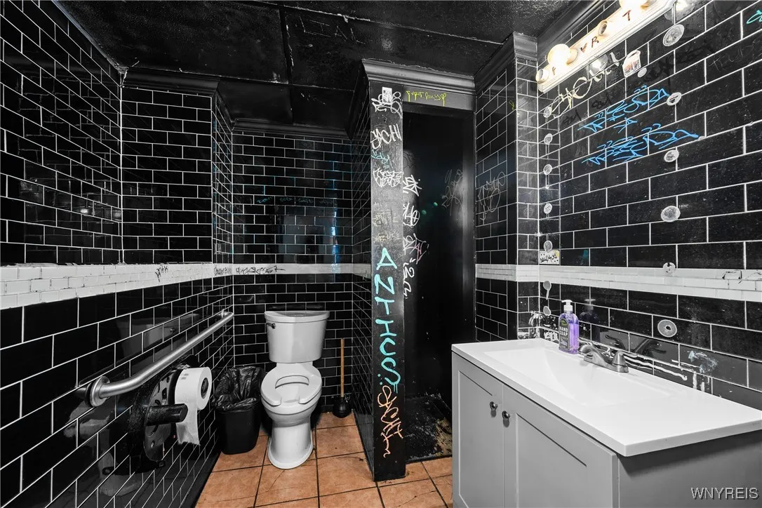 245 Allen Street, Buffalo, New York 14201, Buffalo, New York 14201, 2 Rooms Rooms,Commercial Sale,For Sale,245 Allen Street, Buffalo, New York 14201,B1623796