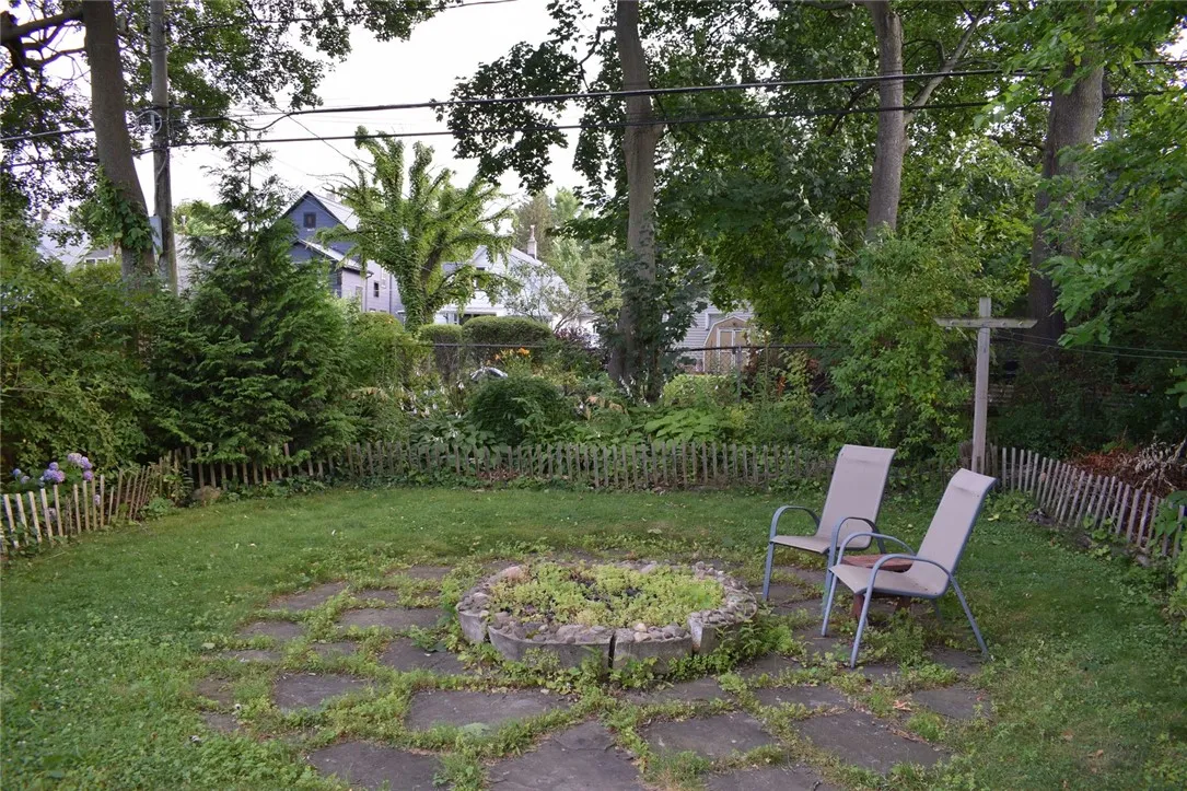 185 Caroline Street, Rochester, New York 14620, Rochester, New York 14620, 3 Bedrooms Bedrooms, 8 Rooms Rooms,1 BathroomBathrooms,Residential,For Sale,185 Caroline Street, Rochester, New York 14620,R1623828