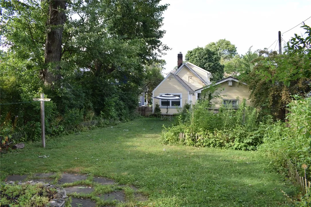 185 Caroline Street, Rochester, New York 14620, Rochester, New York 14620, 3 Bedrooms Bedrooms, 8 Rooms Rooms,1 BathroomBathrooms,Residential,For Sale,185 Caroline Street, Rochester, New York 14620,R1623828
