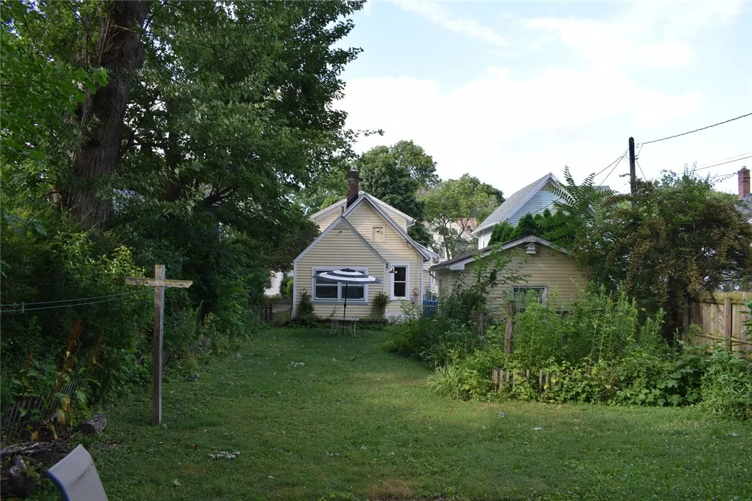 185 Caroline Street, Rochester, New York 14620, Rochester, New York 14620, 3 Bedrooms Bedrooms, 8 Rooms Rooms,1 BathroomBathrooms,Residential,For Sale,185 Caroline Street, Rochester, New York 14620,R1623828
