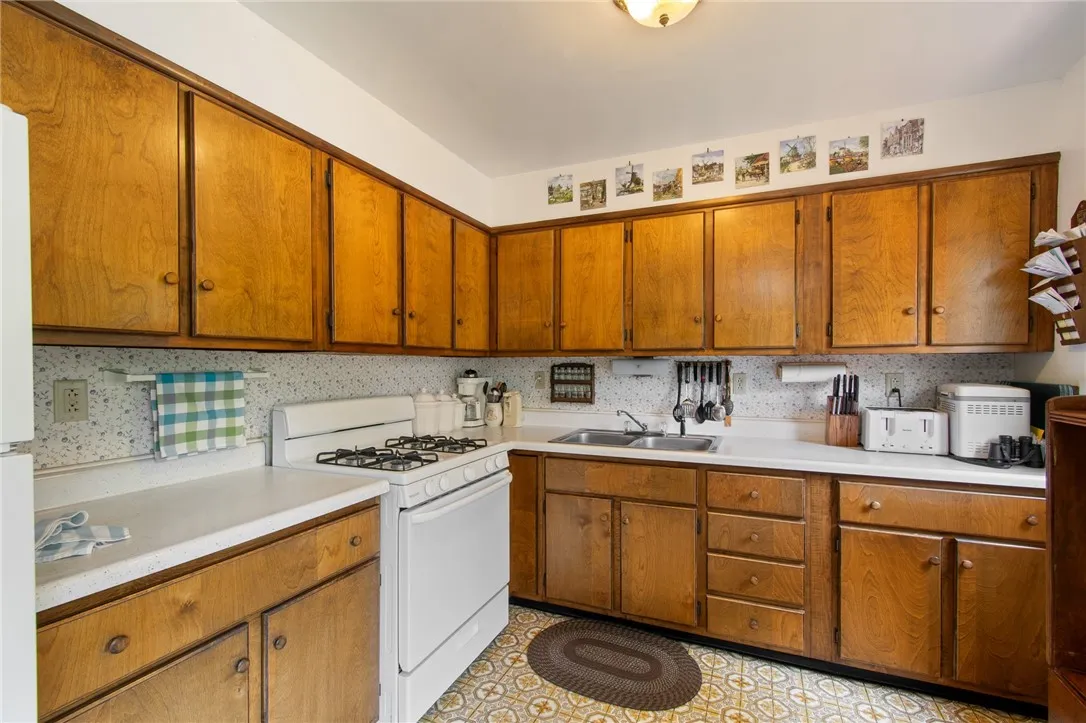 3361 Cambier Road, Marion, New York 14505, Marion, New York 14505, 4 Bedrooms Bedrooms, 7 Rooms Rooms,1 BathroomBathrooms,Residential,For Sale,3361 Cambier Road, Marion, New York 14505,R1623649
