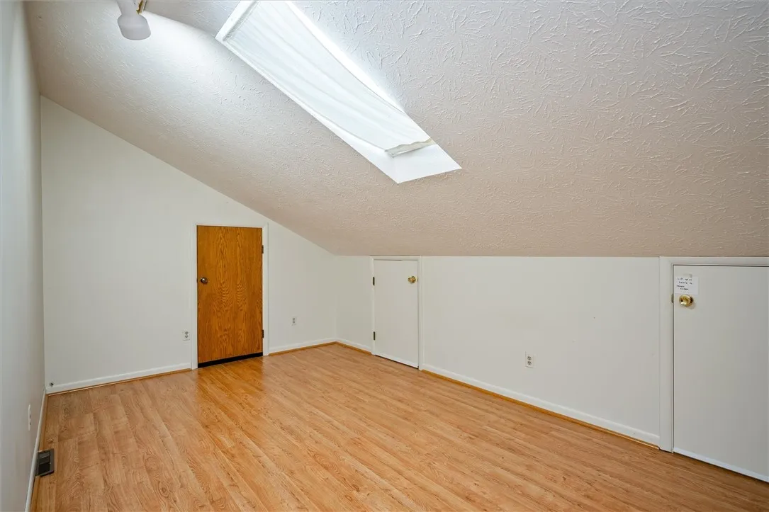 34 Gailhaven Court, Brighton, New York 14618, Brighton, New York 14618, 3 Bedrooms Bedrooms, 7 Rooms Rooms,2 BathroomsBathrooms,Residential,For Sale,34 Gailhaven Court, Brighton, New York 14618,R1623670