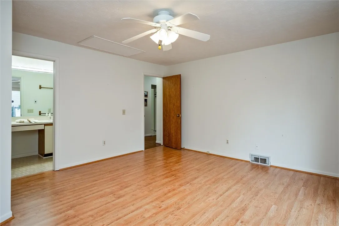 34 Gailhaven Court, Brighton, New York 14618, Brighton, New York 14618, 3 Bedrooms Bedrooms, 7 Rooms Rooms,2 BathroomsBathrooms,Residential,For Sale,34 Gailhaven Court, Brighton, New York 14618,R1623670