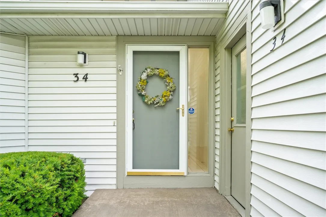 34 Gailhaven Court, Brighton, New York 14618, Brighton, New York 14618, 3 Bedrooms Bedrooms, 7 Rooms Rooms,2 BathroomsBathrooms,Residential,For Sale,34 Gailhaven Court, Brighton, New York 14618,R1623670