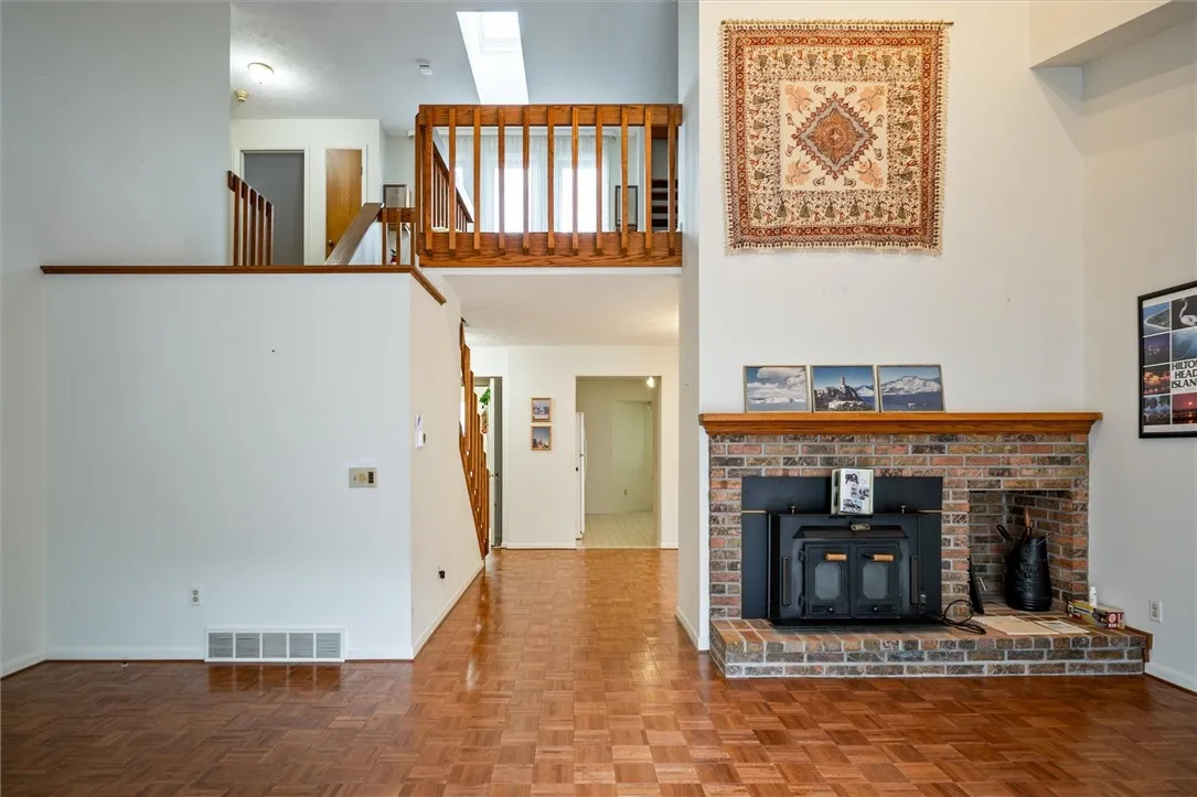 34 Gailhaven Court, Brighton, New York 14618, Brighton, New York 14618, 3 Bedrooms Bedrooms, 7 Rooms Rooms,2 BathroomsBathrooms,Residential,For Sale,34 Gailhaven Court, Brighton, New York 14618,R1623670