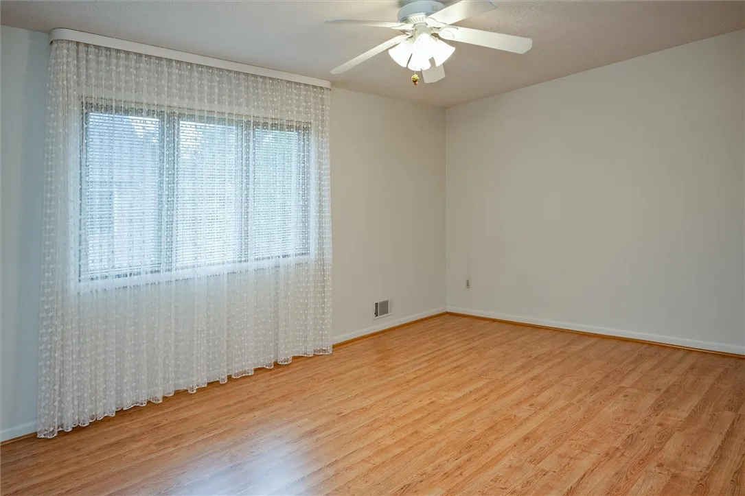 34 Gailhaven Court, Brighton, New York 14618, Brighton, New York 14618, 3 Bedrooms Bedrooms, 7 Rooms Rooms,2 BathroomsBathrooms,Residential,For Sale,34 Gailhaven Court, Brighton, New York 14618,R1623670