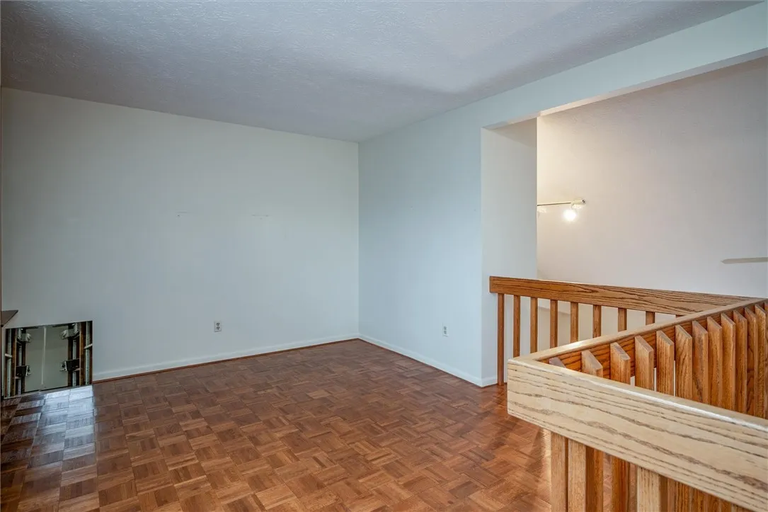 34 Gailhaven Court, Brighton, New York 14618, Brighton, New York 14618, 3 Bedrooms Bedrooms, 7 Rooms Rooms,2 BathroomsBathrooms,Residential,For Sale,34 Gailhaven Court, Brighton, New York 14618,R1623670