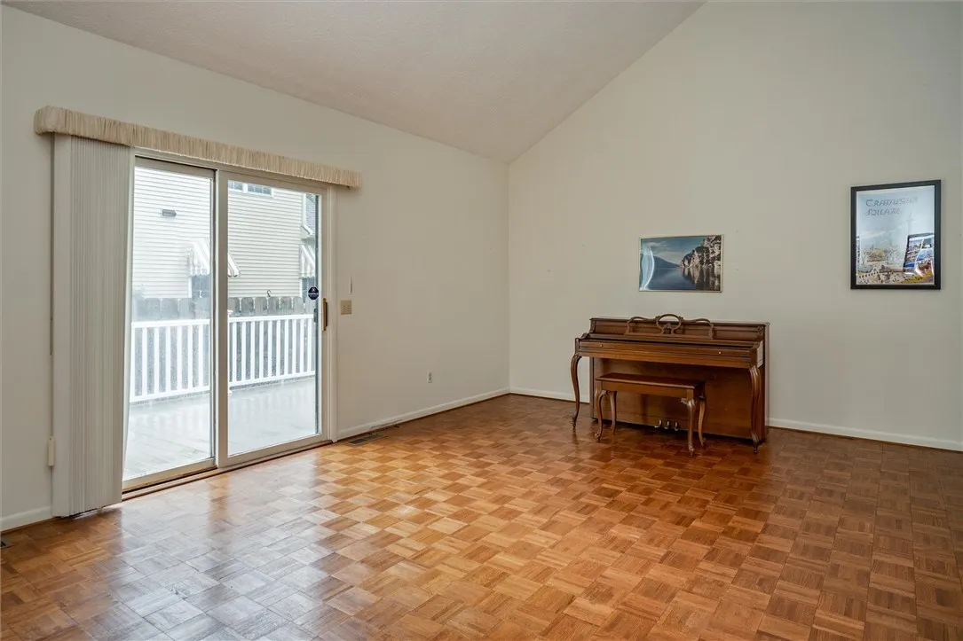 34 Gailhaven Court, Brighton, New York 14618, Brighton, New York 14618, 3 Bedrooms Bedrooms, 7 Rooms Rooms,2 BathroomsBathrooms,Residential,For Sale,34 Gailhaven Court, Brighton, New York 14618,R1623670