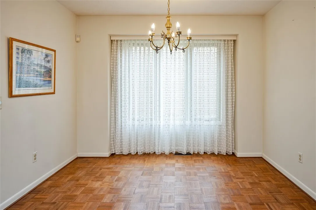 34 Gailhaven Court, Brighton, New York 14618, Brighton, New York 14618, 3 Bedrooms Bedrooms, 7 Rooms Rooms,2 BathroomsBathrooms,Residential,For Sale,34 Gailhaven Court, Brighton, New York 14618,R1623670