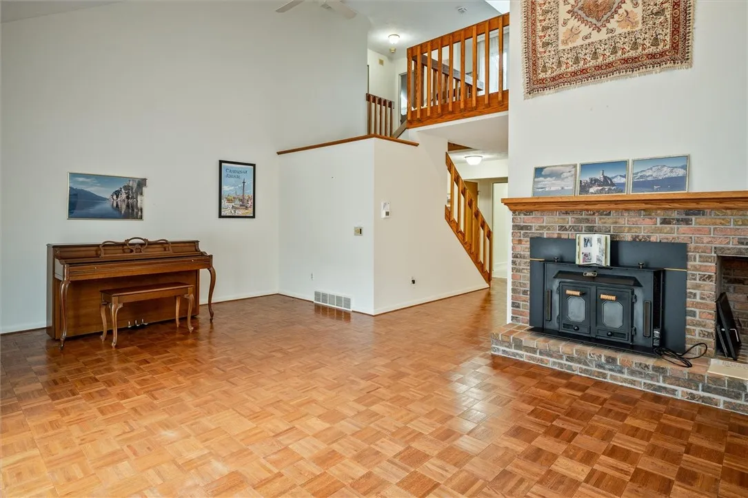 34 Gailhaven Court, Brighton, New York 14618, Brighton, New York 14618, 3 Bedrooms Bedrooms, 7 Rooms Rooms,2 BathroomsBathrooms,Residential,For Sale,34 Gailhaven Court, Brighton, New York 14618,R1623670
