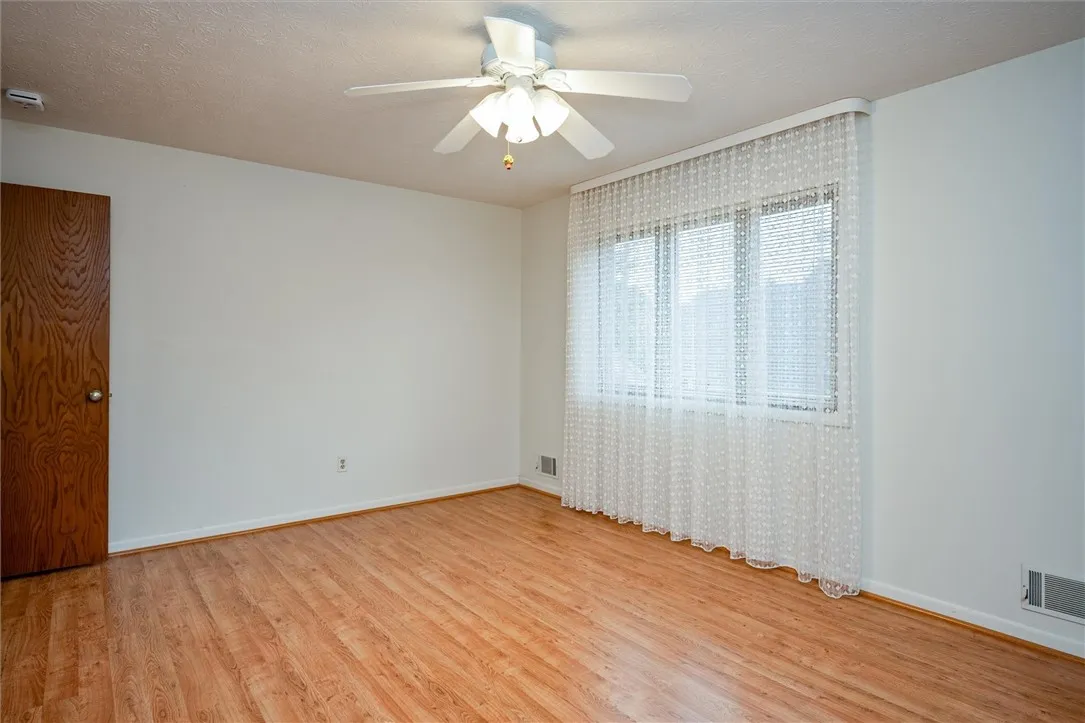34 Gailhaven Court, Brighton, New York 14618, Brighton, New York 14618, 3 Bedrooms Bedrooms, 7 Rooms Rooms,2 BathroomsBathrooms,Residential,For Sale,34 Gailhaven Court, Brighton, New York 14618,R1623670