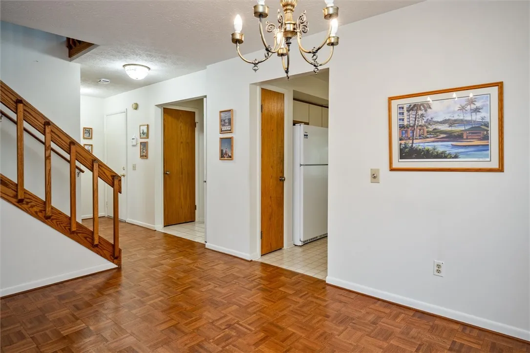 34 Gailhaven Court, Brighton, New York 14618, Brighton, New York 14618, 3 Bedrooms Bedrooms, 7 Rooms Rooms,2 BathroomsBathrooms,Residential,For Sale,34 Gailhaven Court, Brighton, New York 14618,R1623670