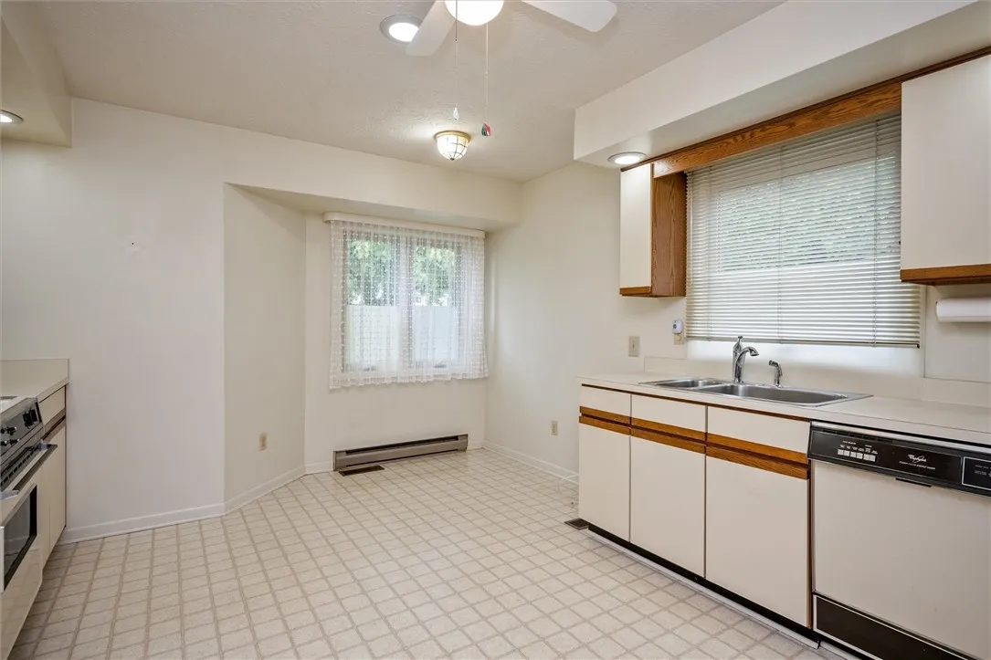 34 Gailhaven Court, Brighton, New York 14618, Brighton, New York 14618, 3 Bedrooms Bedrooms, 7 Rooms Rooms,2 BathroomsBathrooms,Residential,For Sale,34 Gailhaven Court, Brighton, New York 14618,R1623670