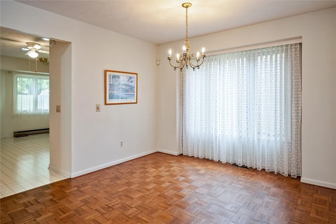 34 Gailhaven Court, Brighton, New York 14618, Brighton, New York 14618, 3 Bedrooms Bedrooms, 7 Rooms Rooms,2 BathroomsBathrooms,Residential,For Sale,34 Gailhaven Court, Brighton, New York 14618,R1623670