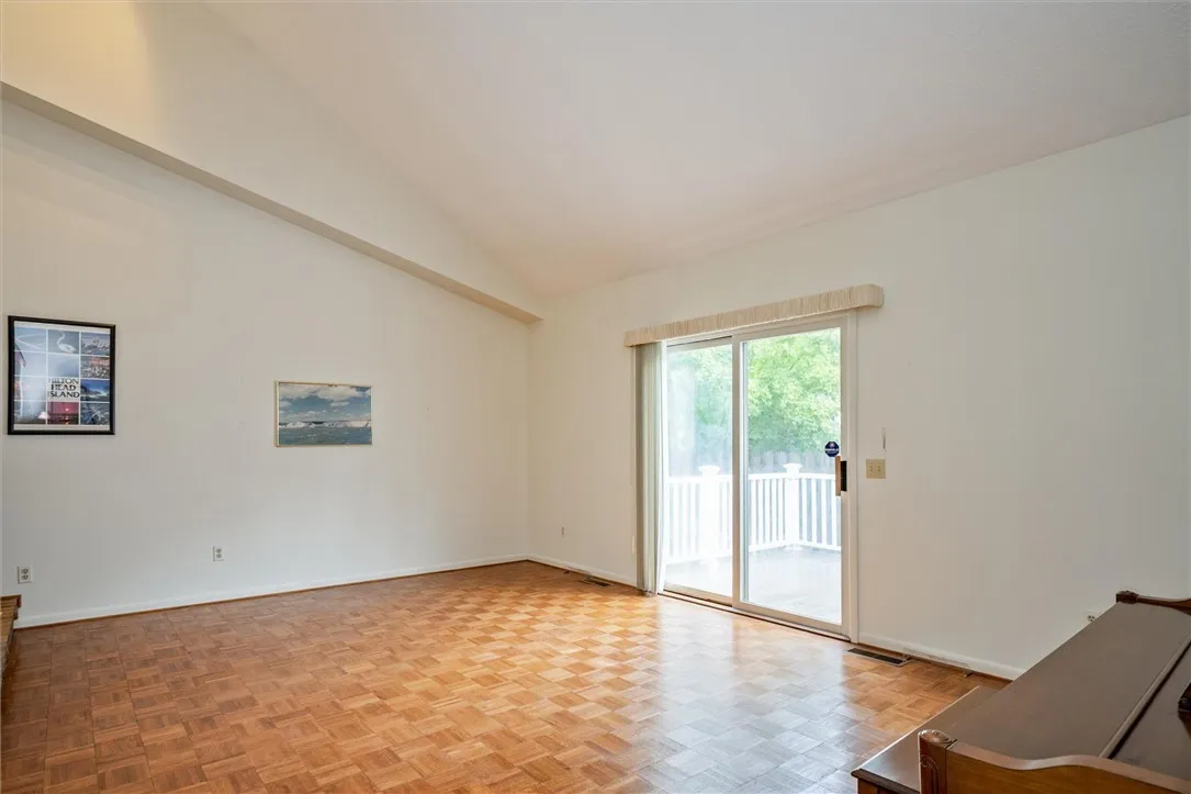 34 Gailhaven Court, Brighton, New York 14618, Brighton, New York 14618, 3 Bedrooms Bedrooms, 7 Rooms Rooms,2 BathroomsBathrooms,Residential,For Sale,34 Gailhaven Court, Brighton, New York 14618,R1623670