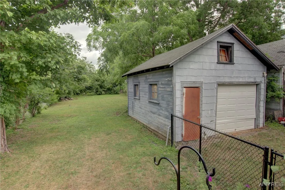 2020 Lakeview Road, Hamburg, New York 14085, Hamburg, New York 14085, 3 Bedrooms Bedrooms, 7 Rooms Rooms,Residential,For Sale,2020 Lakeview Road, Hamburg, New York 14085,B1623705
