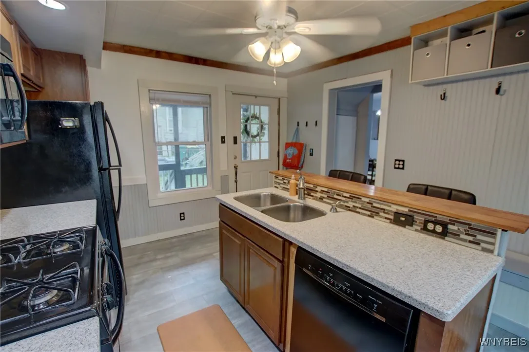 2020 Lakeview Road, Hamburg, New York 14085, Hamburg, New York 14085, 3 Bedrooms Bedrooms, 7 Rooms Rooms,Residential,For Sale,2020 Lakeview Road, Hamburg, New York 14085,B1623705