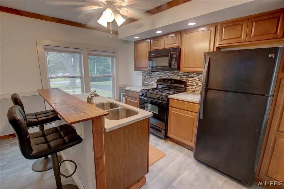 2020 Lakeview Road, Hamburg, New York 14085, Hamburg, New York 14085, 3 Bedrooms Bedrooms, 7 Rooms Rooms,Residential,For Sale,2020 Lakeview Road, Hamburg, New York 14085,B1623705