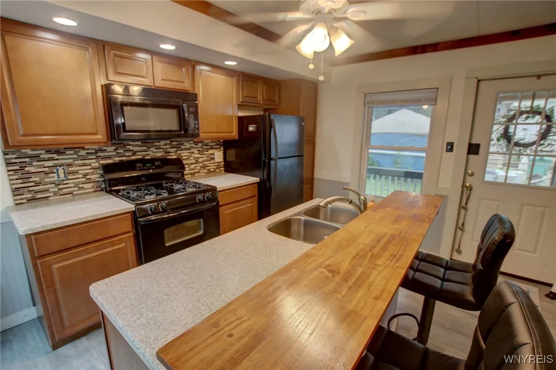 2020 Lakeview Road, Hamburg, New York 14085, Hamburg, New York 14085, 3 Bedrooms Bedrooms, 7 Rooms Rooms,Residential,For Sale,2020 Lakeview Road, Hamburg, New York 14085,B1623705
