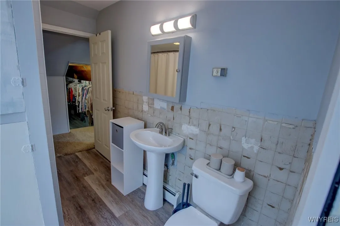 2020 Lakeview Road, Hamburg, New York 14085, Hamburg, New York 14085, 3 Bedrooms Bedrooms, 7 Rooms Rooms,Residential,For Sale,2020 Lakeview Road, Hamburg, New York 14085,B1623705