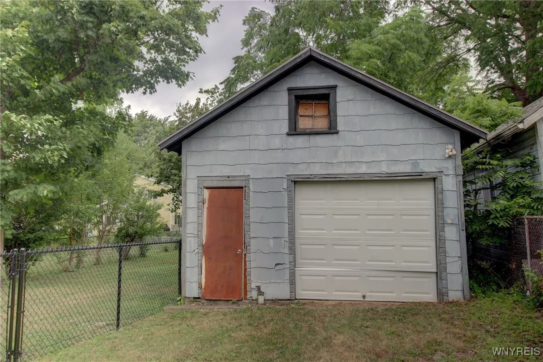 2020 Lakeview Road, Hamburg, New York 14085, Hamburg, New York 14085, 3 Bedrooms Bedrooms, 7 Rooms Rooms,Residential,For Sale,2020 Lakeview Road, Hamburg, New York 14085,B1623705