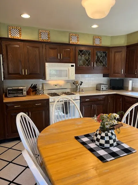 499 Castle Street 2, Geneva City, New York 14456, Geneva City, New York 14456, 6 Bedrooms Bedrooms, ,2 BathroomsBathrooms,Residential,For Sale,499 Castle Street 2, Geneva City, New York 14456,R1621977