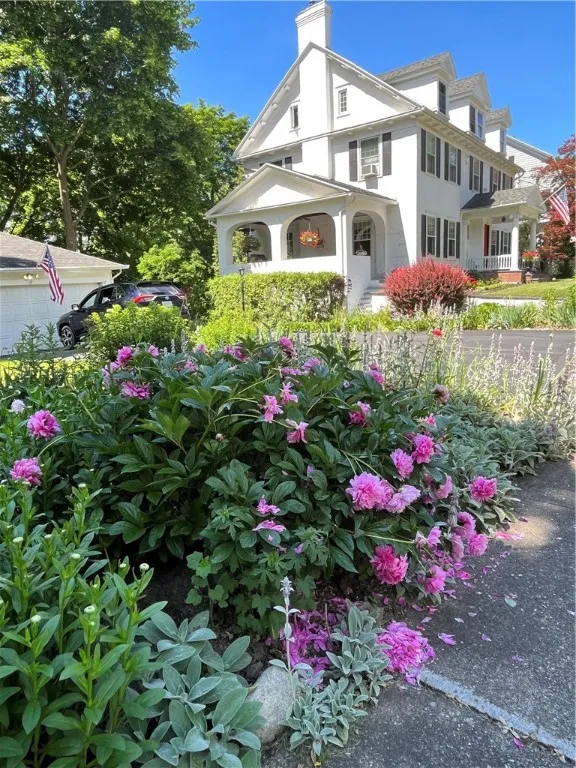 499 Castle Street 2, Geneva City, New York 14456, Geneva City, New York 14456, 6 Bedrooms Bedrooms, ,2 BathroomsBathrooms,Residential,For Sale,499 Castle Street 2, Geneva City, New York 14456,R1621977