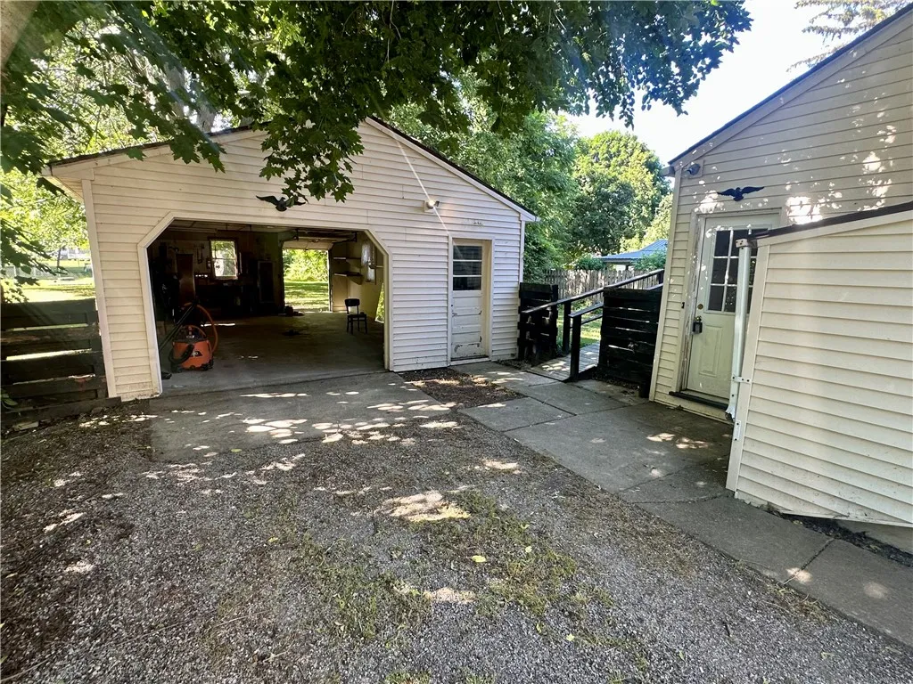14 Maple Avenue, Leroy, New York 14482, Leroy, New York 14482, 3 Bedrooms Bedrooms, 9 Rooms Rooms,1 BathroomBathrooms,Residential,For Sale,14 Maple Avenue, Leroy, New York 14482,R1622976