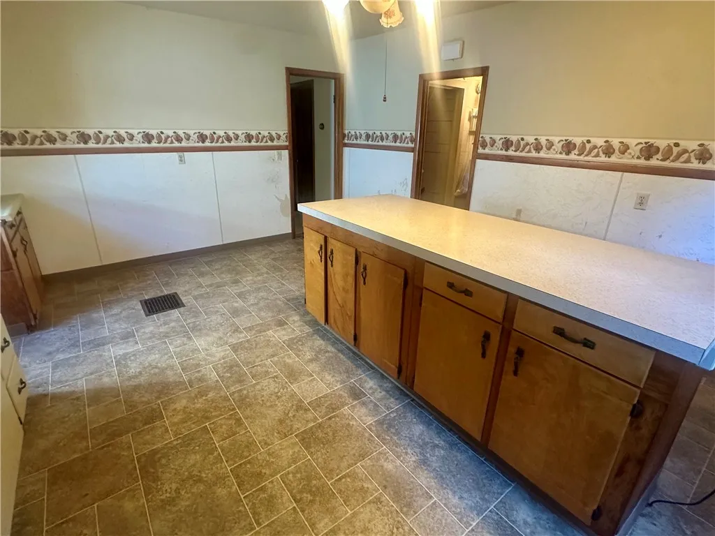 14 Maple Avenue, Leroy, New York 14482, Leroy, New York 14482, 3 Bedrooms Bedrooms, 9 Rooms Rooms,1 BathroomBathrooms,Residential,For Sale,14 Maple Avenue, Leroy, New York 14482,R1622976