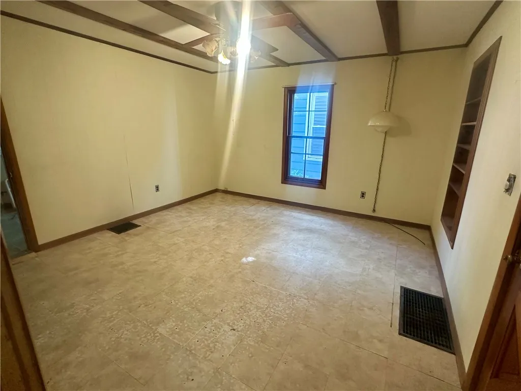 14 Maple Avenue, Leroy, New York 14482, Leroy, New York 14482, 3 Bedrooms Bedrooms, 9 Rooms Rooms,1 BathroomBathrooms,Residential,For Sale,14 Maple Avenue, Leroy, New York 14482,R1622976