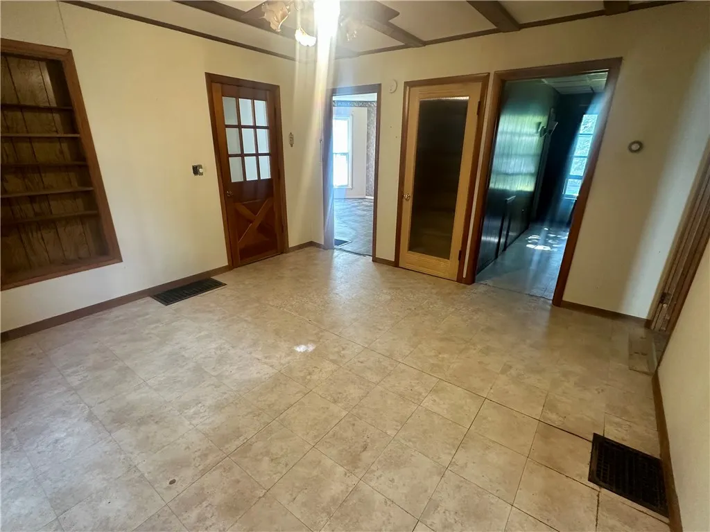 14 Maple Avenue, Leroy, New York 14482, Leroy, New York 14482, 3 Bedrooms Bedrooms, 9 Rooms Rooms,1 BathroomBathrooms,Residential,For Sale,14 Maple Avenue, Leroy, New York 14482,R1622976