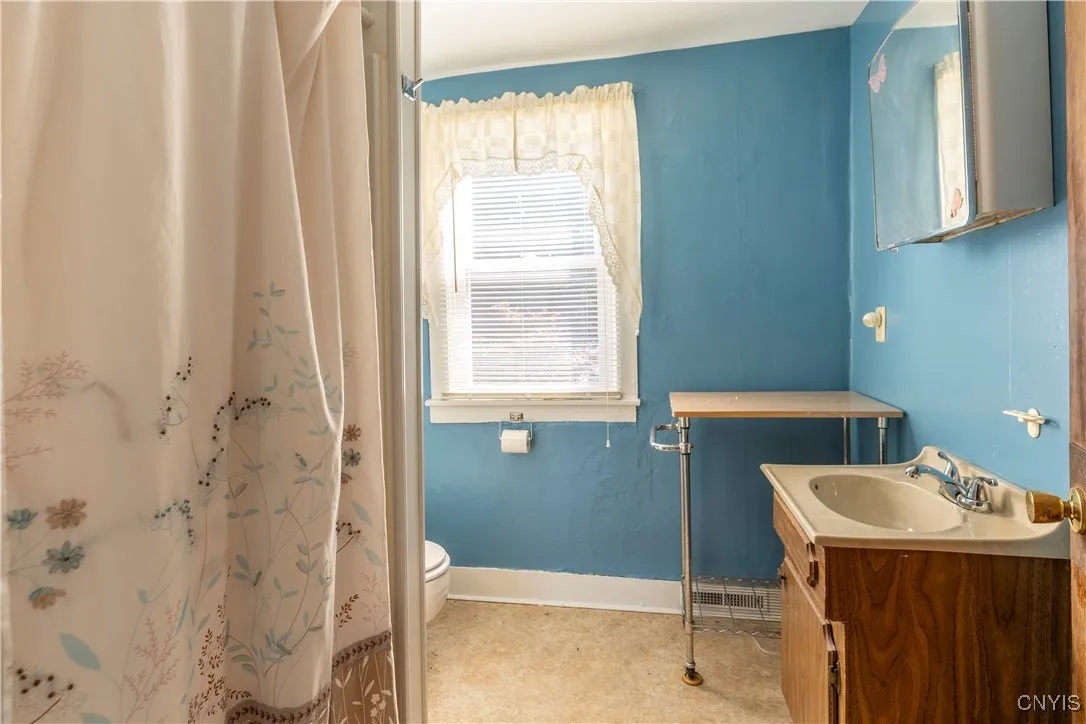 studio bathroom