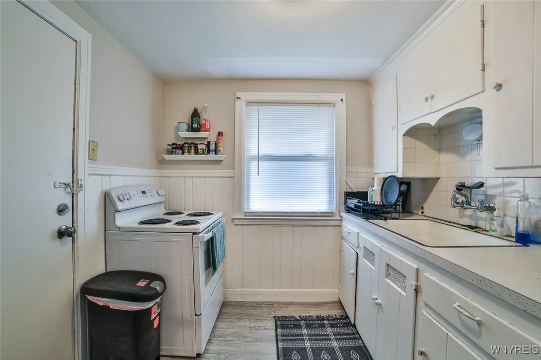 KITCHEN APT 1